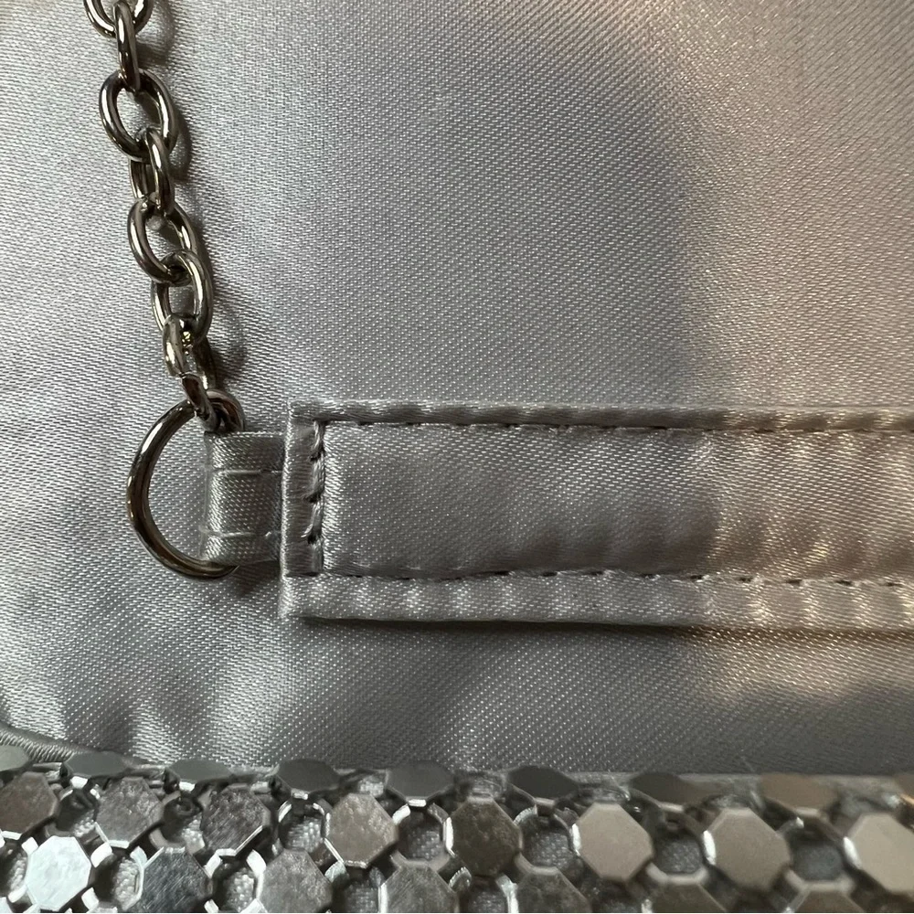 Jessica McClintock Gunne Sax Silver Metallic Mesh Evening Bag Purse